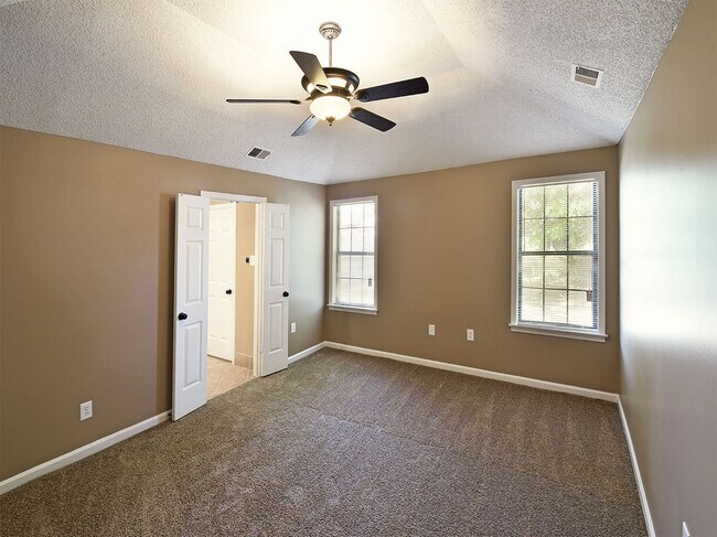 Building Photo - 8096 Ballarat Cove