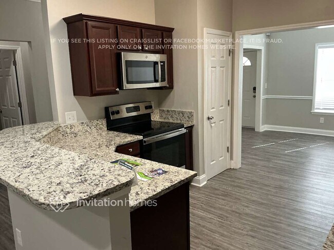 Building Photo - 2346 Somerset Rd