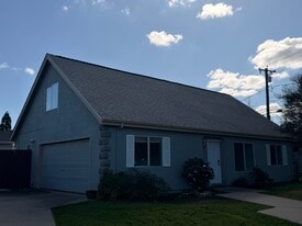 Building Photo - 1253 Ravenshoe Way