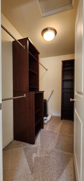 Building Photo - 2567 NE Kensington Ct