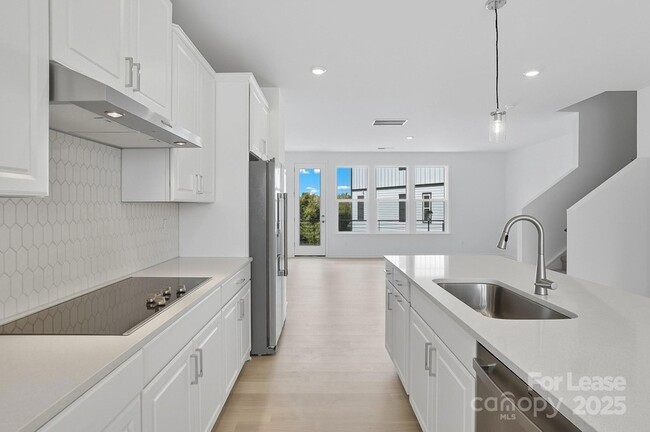 Building Photo - 3210 Stelfox St