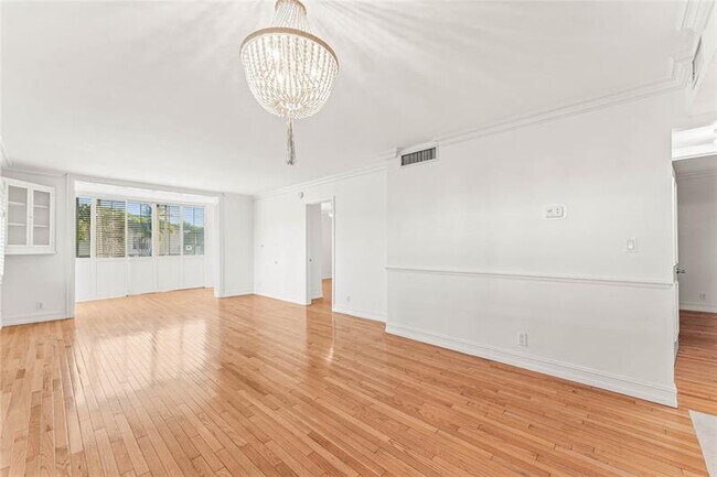 Building Photo - 750 NE Spanish River Blvd