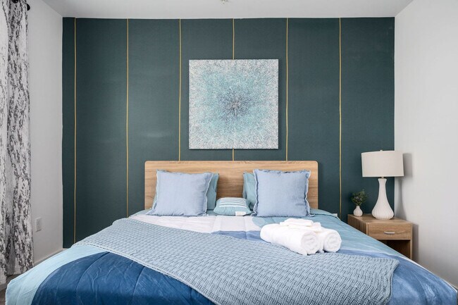 Building Photo - 542 Boulevard NE