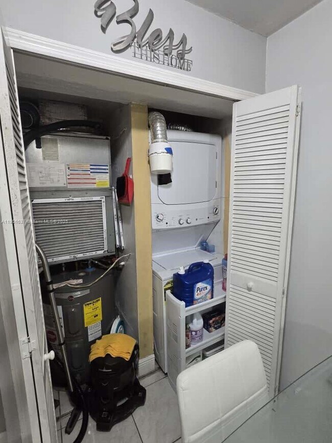 Building Photo - 15620 SW 80th St