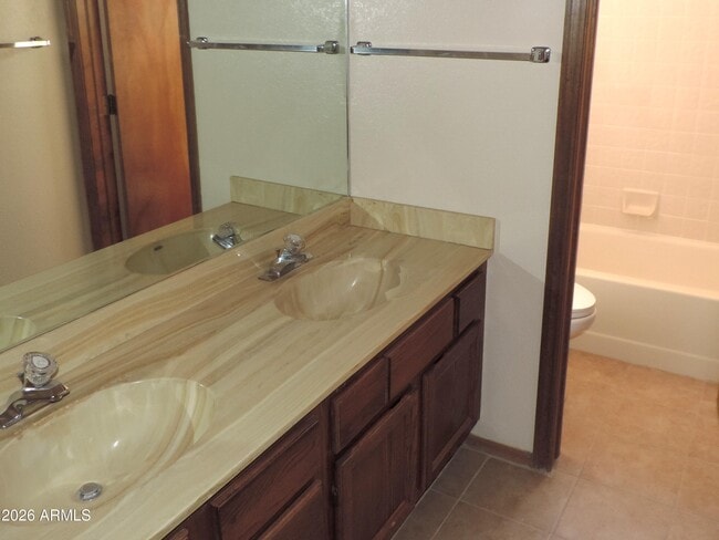 Building Photo - 3125 S Nichols Dr