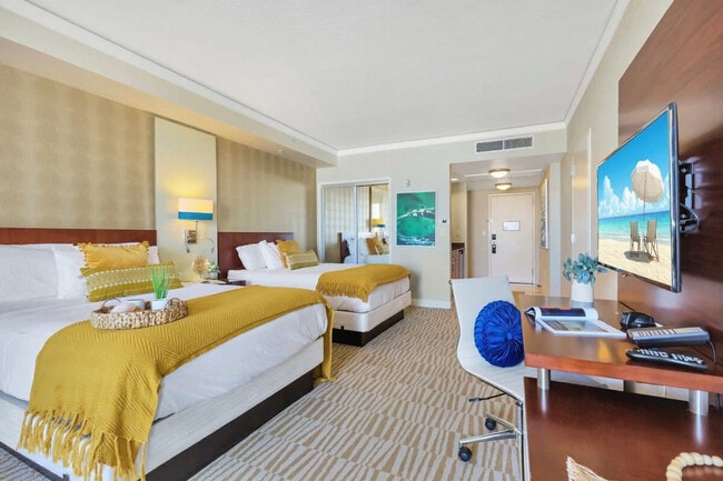 Building Photo - 18001 Collins Ave