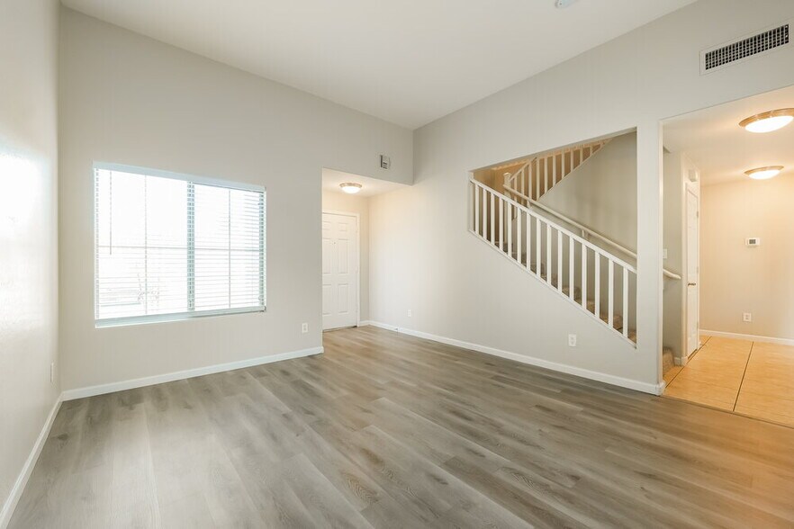 Building Photo - 3733 W Dunbar Dr