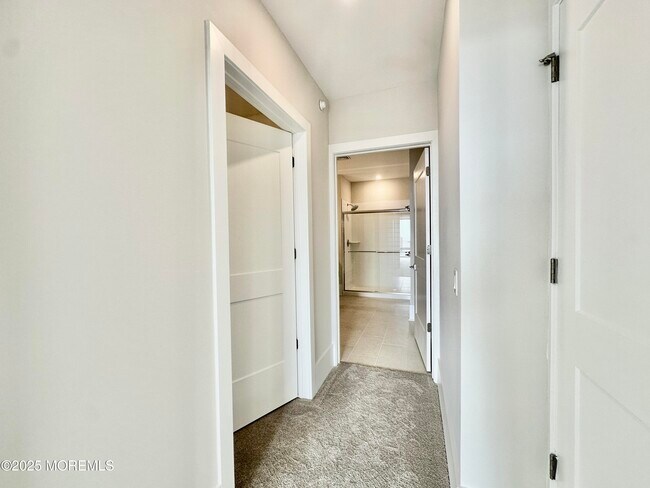 Building Photo - 218 3rd Ave