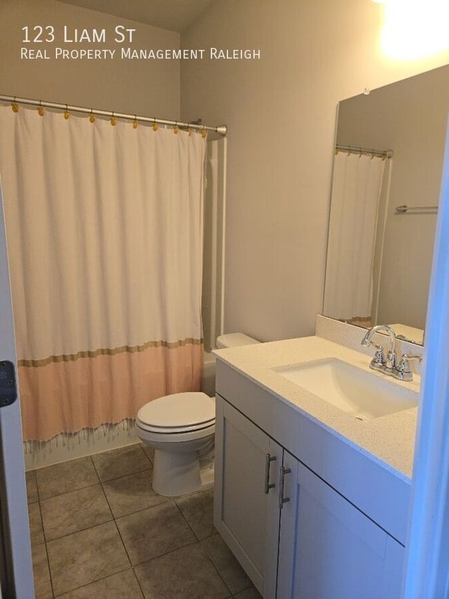 Building Photo - 123 Liam St