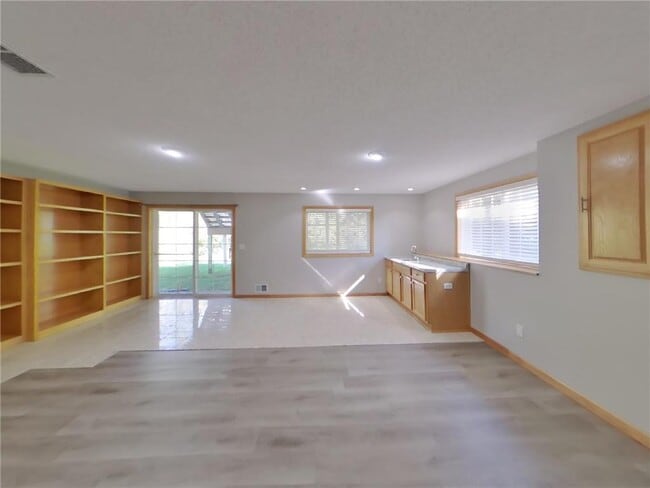 Building Photo - 10420 Karston Ave NE
