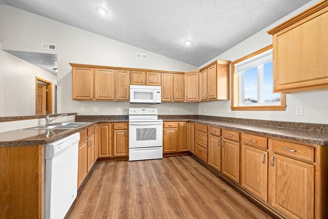 Townhouse kitchen (upper) - Fifth Street Apartments & Townhouses