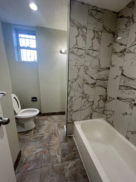 Building Photo - 10 Mitchell St