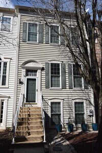 Building Photo - Quantrell Mews