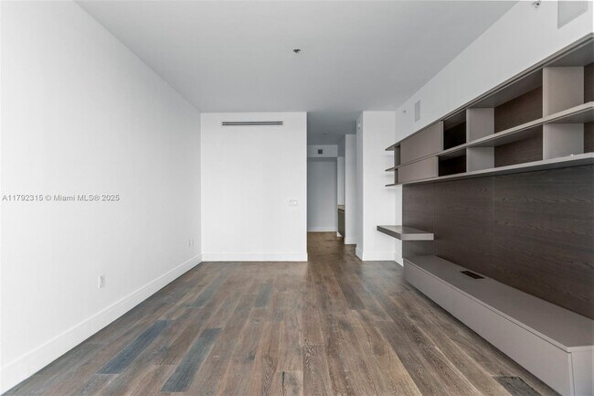 Building Photo - 3250 NE 188th St