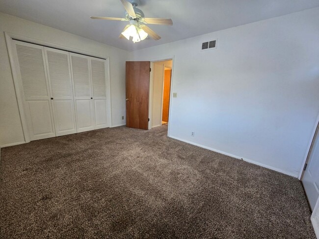 Building Photo - 203 Eisenhower Dr