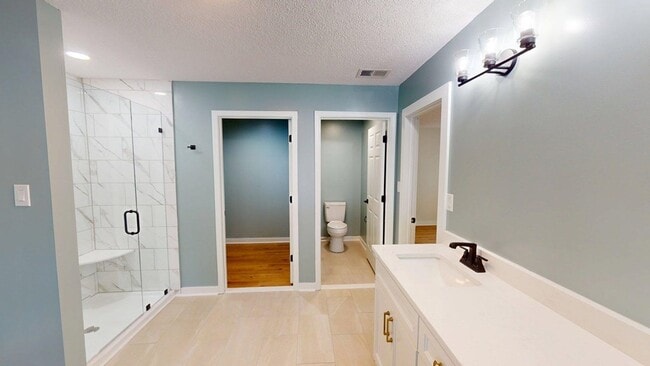 Building Photo - 171 Longwood Dr