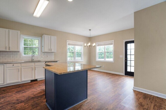 Building Photo - Charming 3BR House in Holly Springs