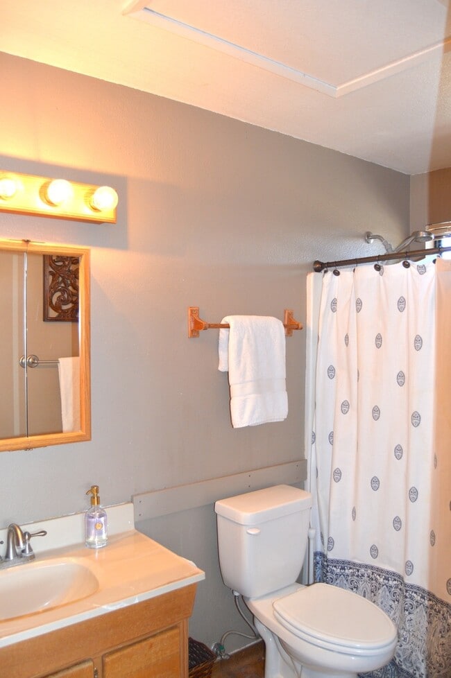 Building Photo - FULLY FURNISHED 1 BEDROOM 1 BATH COUNTRY HOME AVAILABLE ALL UTILITIES INCLUDED