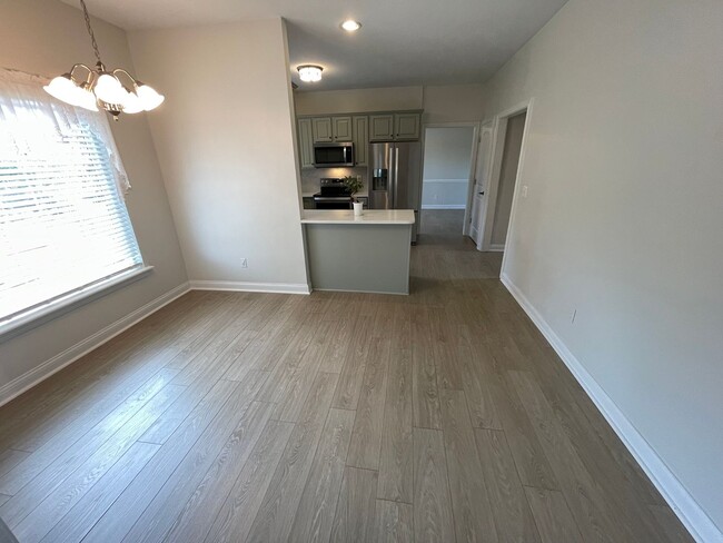 Building Photo - Remarkable East Jefferson Home For Rent