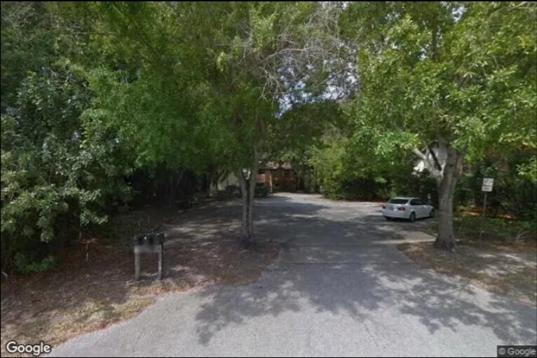 Building Photo - 2736 Park Dr