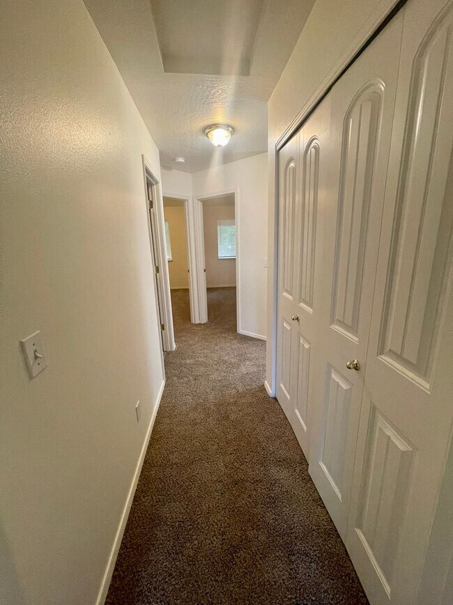 Building Photo - 3484 Vela Pl