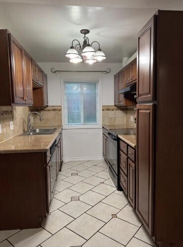 Building Photo - 400 N Acacia Ave