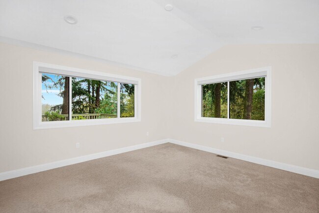 Building Photo - Luxury 3-bedroom Kirkland Bungalow