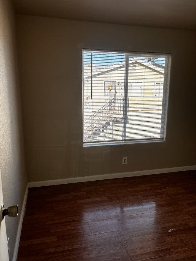 Building Photo - 1395 McQuesten Dr