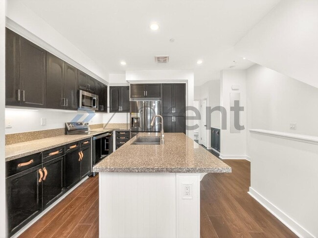 Building Photo - 156 Hass Ln
