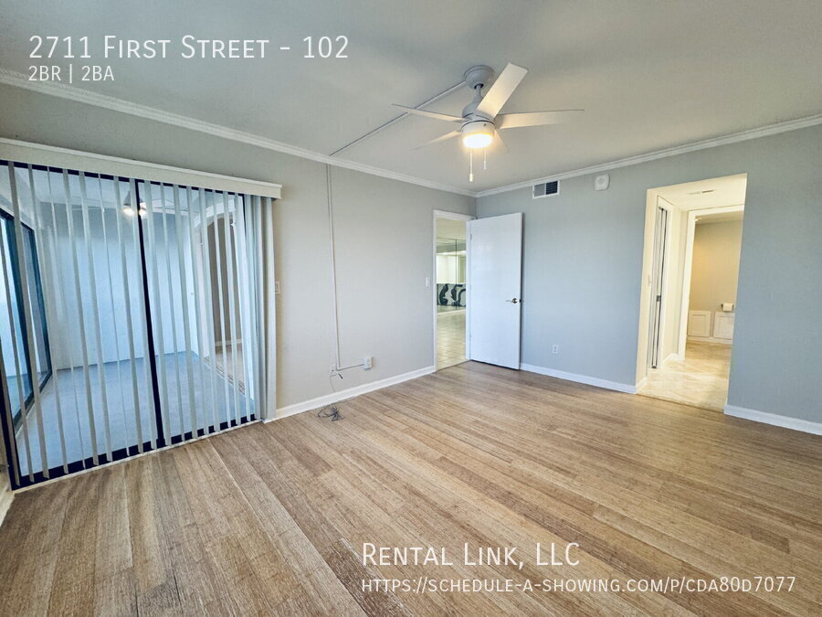 Building Photo - 2711 First Street-102