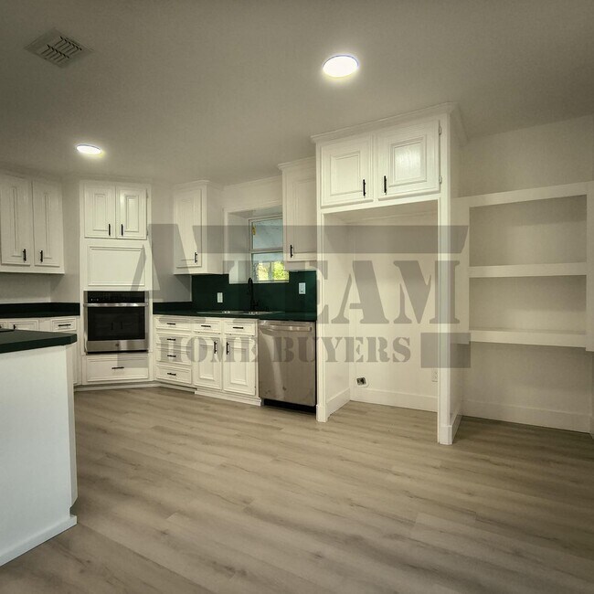 Building Photo - Fully remodeled 4-bedroom, 2-bathroom home