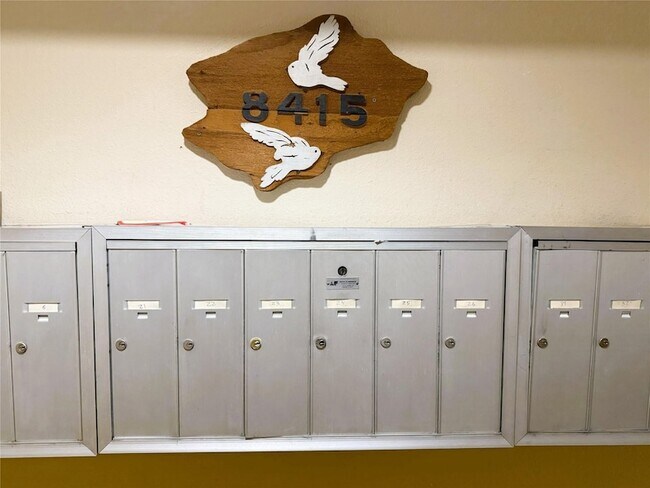 Building Photo - 8415 Hearth Dr