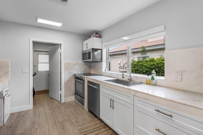 Building Photo - 900 Marble Way