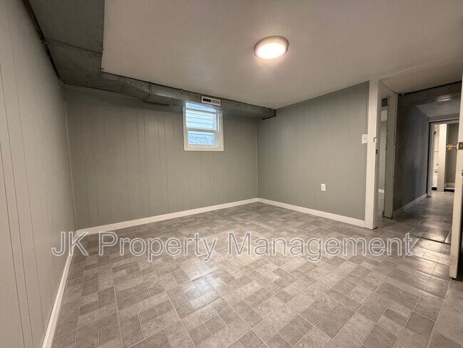 Building Photo - 1012 3rd Ave S
