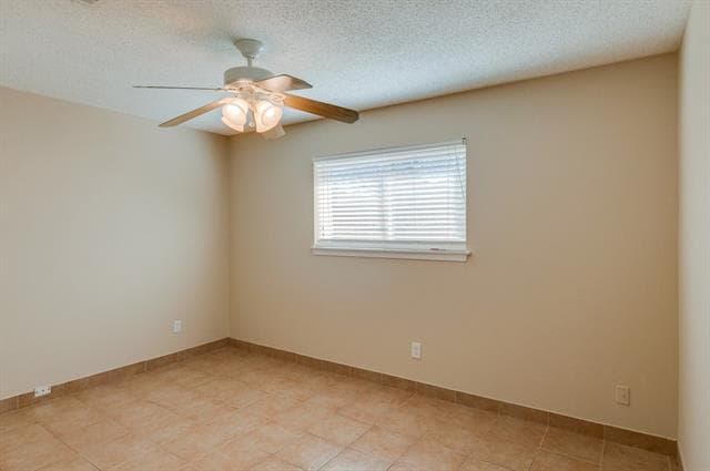 Building Photo - 611 Johns Dr