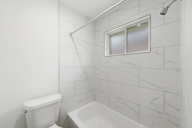 Building Photo - 1703 Millbury Dr