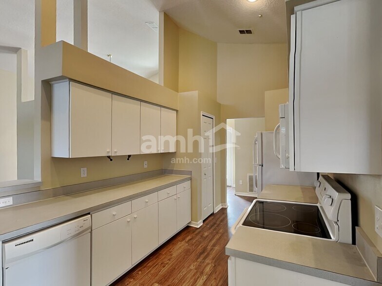 Building Photo - 321 Sterling Lake Dr