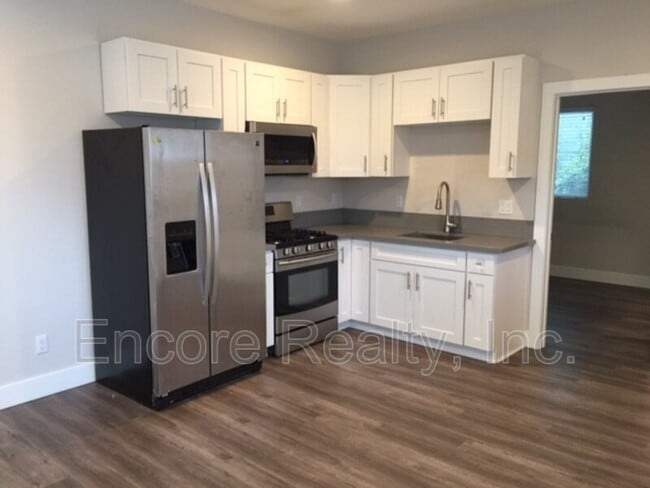 Building Photo - 2143 Second Ave