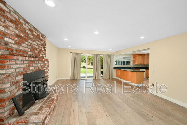 Building Photo - 1090 Livorna Rd