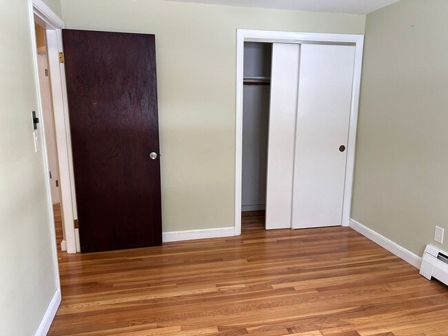 Building Photo - House for Rent in Stoneham!
