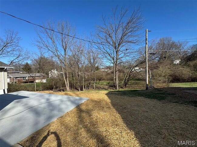 Building Photo - 924 Fernview Dr