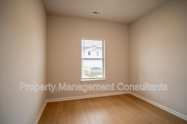 Building Photo - 22772 Dashwood Ln