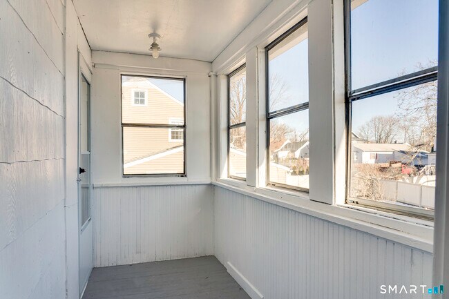 Building Photo - 303 Millville Ave