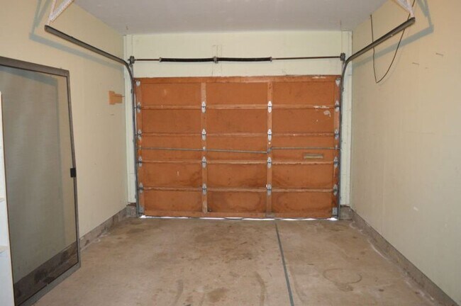 Building Photo - Clar65-67