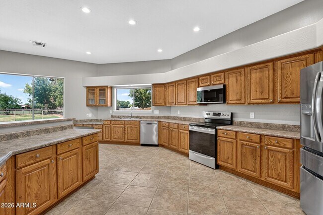 Building Photo - 3002 E Sherry Ln