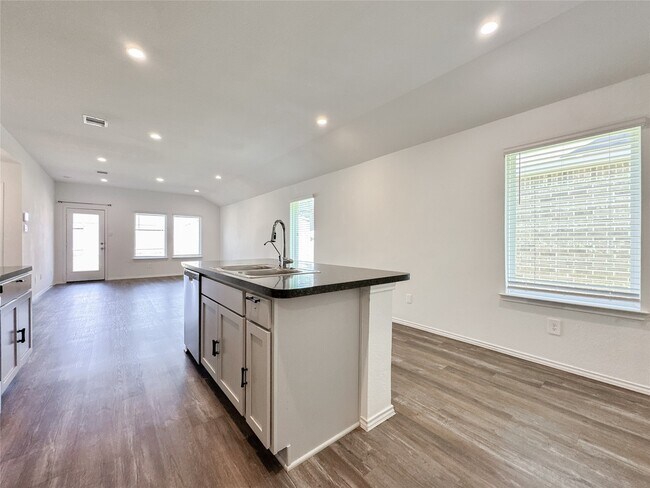 Building Photo - 5715 Vintage Oakmont Dr