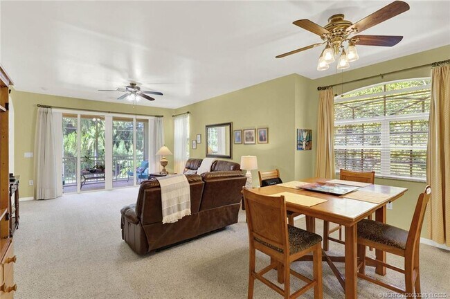 Building Photo - 301 S Compass Dr