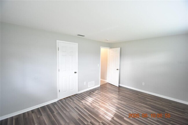 Building Photo - 3273 Harbor Lake Dr