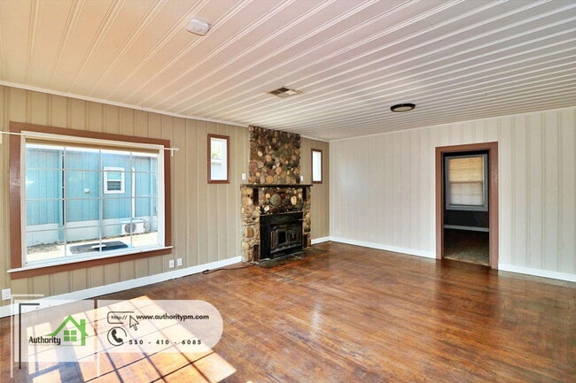 Building Photo - 1840 Heller Ln