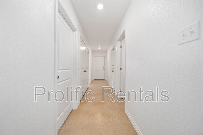 Building Photo - 1254 Lehmann Dr